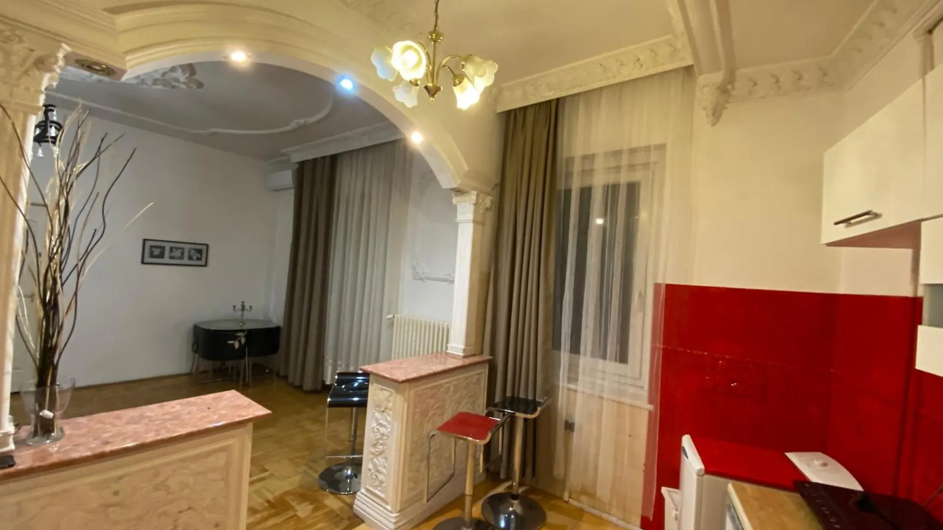 Come & Stay Apartments And Rooms City Center Budapest 0*,